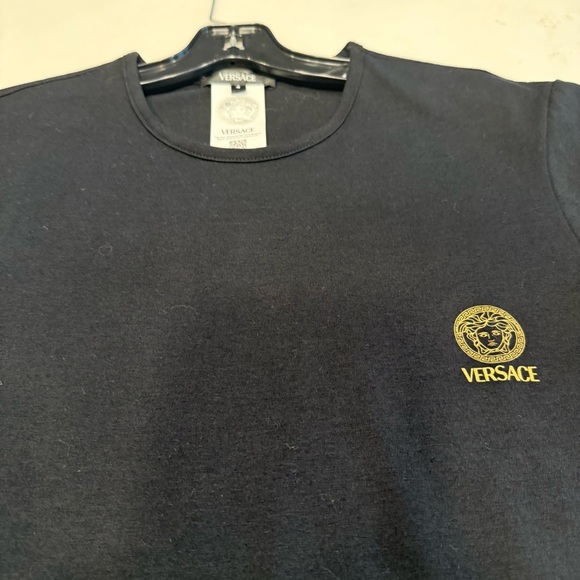 Versace Unisex Gold Medusa Logo Size 4 (M)Crew Neck Black Shirt - Picture 11 of 13
